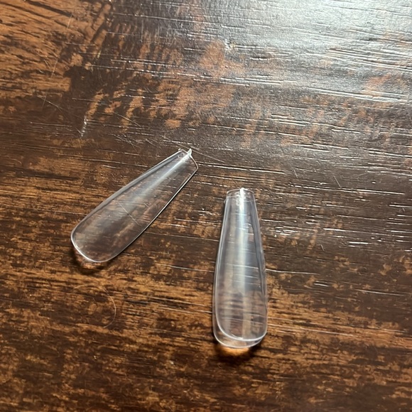 huge fake nail bundle with case - all different colors, sizes, patterns, lengths - Picture 10 of 13